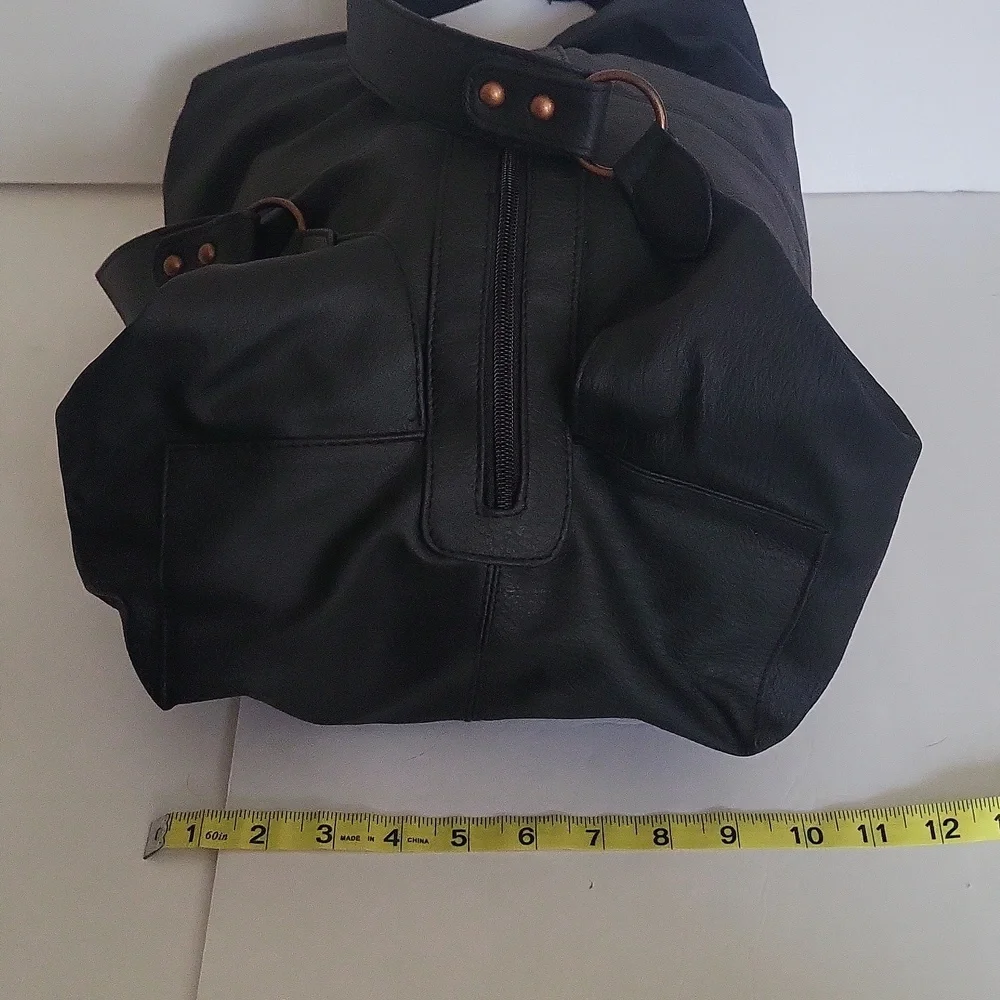 NWOT Maurices Black Vegan Pebble Leather Hobo/Backpack - Picture 5 of 8